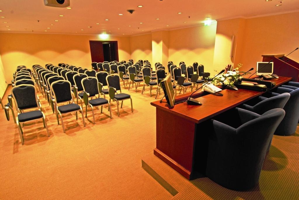 Lux Garden Hotel Azuga Exterior foto The conference room
