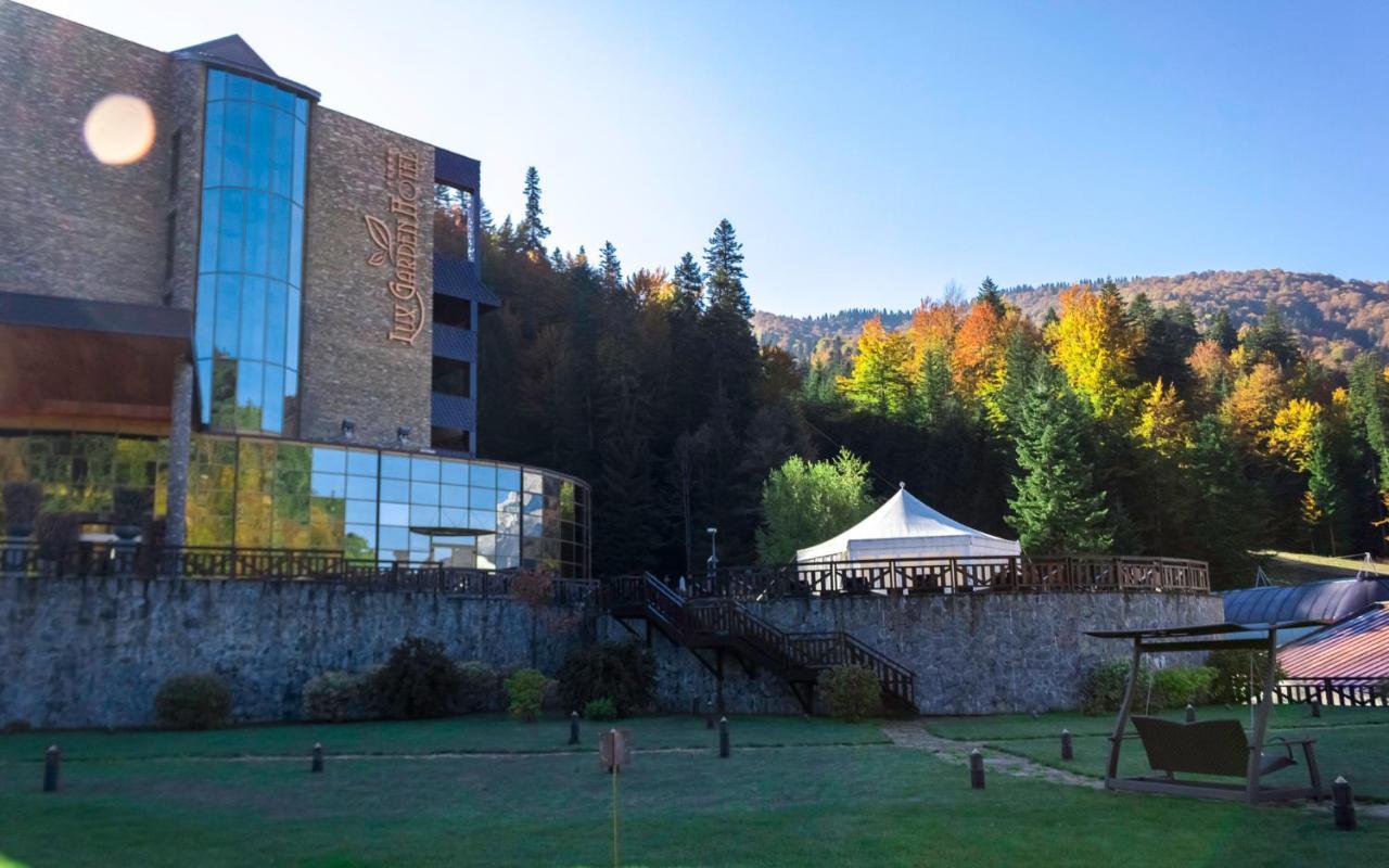 Lux Garden Hotel Azuga Exterior foto The hotel