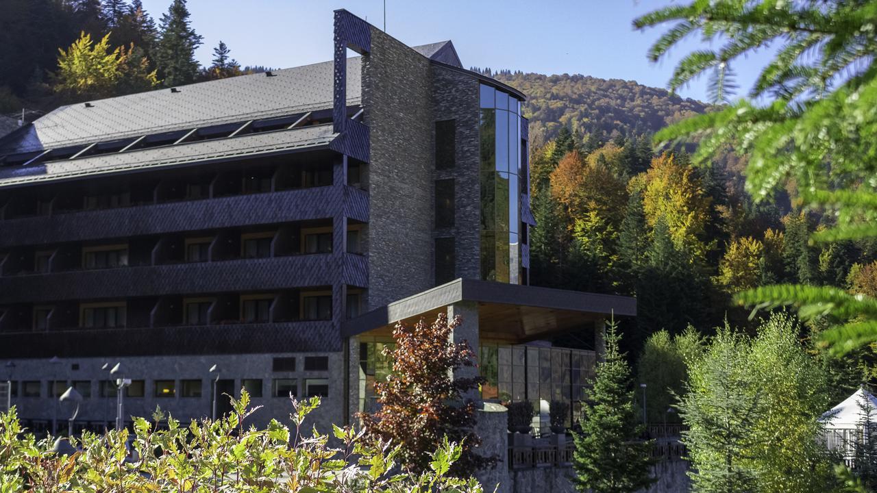 Lux Garden Hotel Azuga Exterior foto The hotel in 2011